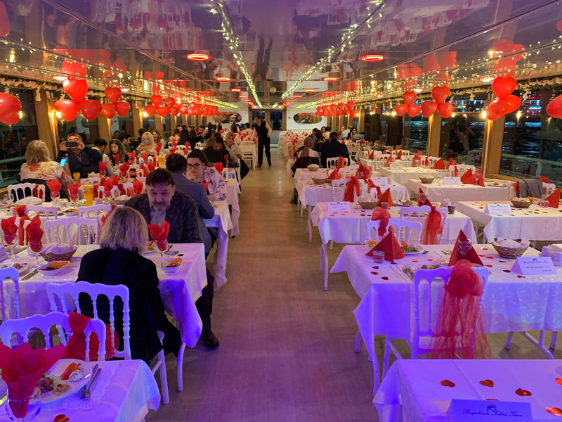 Bosphorus Tekne Turu Sevgililer Günü Programi 2024